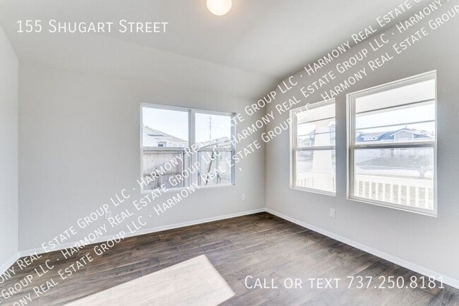 Photo - 155 Shugart St