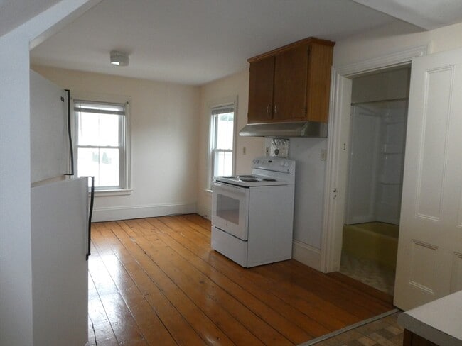 Photo - 231 Pleasant St Unit 2