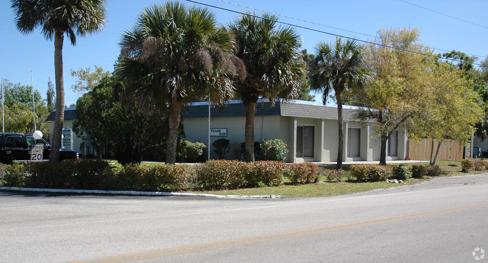 Village Glen - Village Glen Apartments