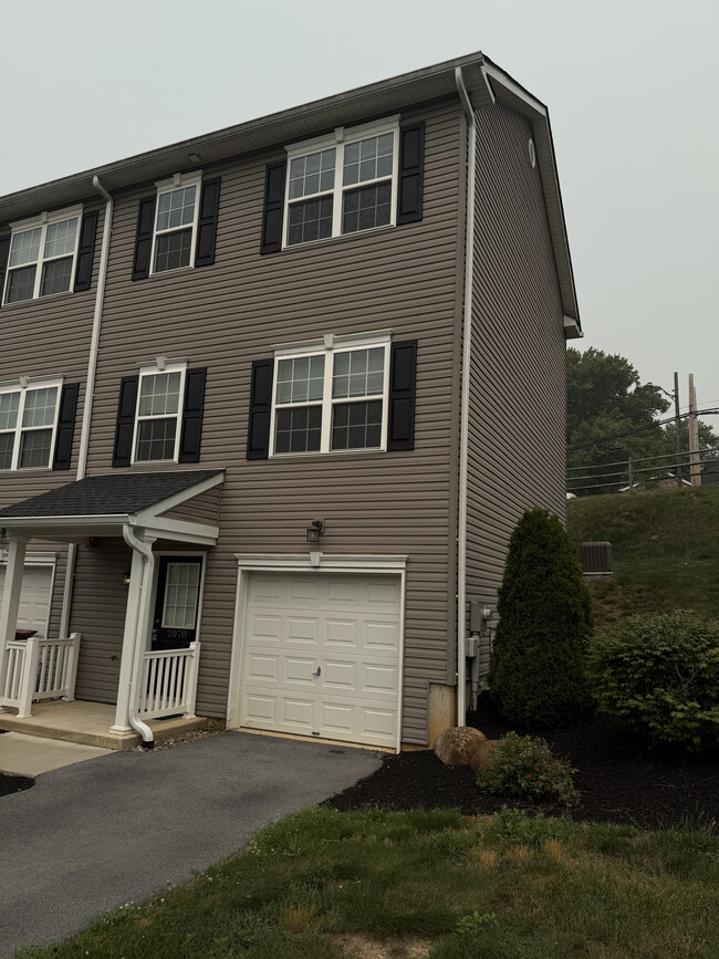 Photo - 2070 Arey Ln