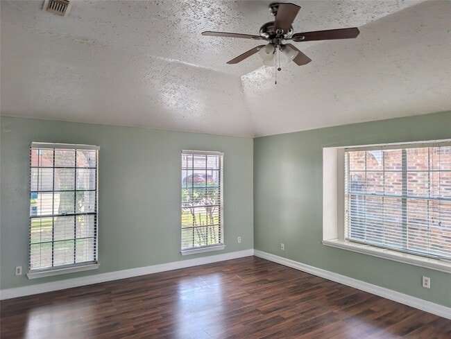 Photo - 2026 Sandy Knoll Dr