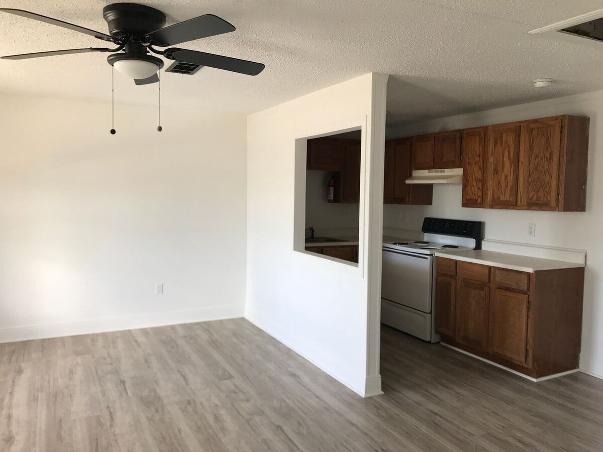 Photo - 8197 U. S. Hwy 71