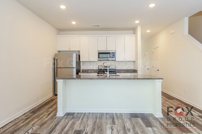 Photo - 108 Blakeslee Ct