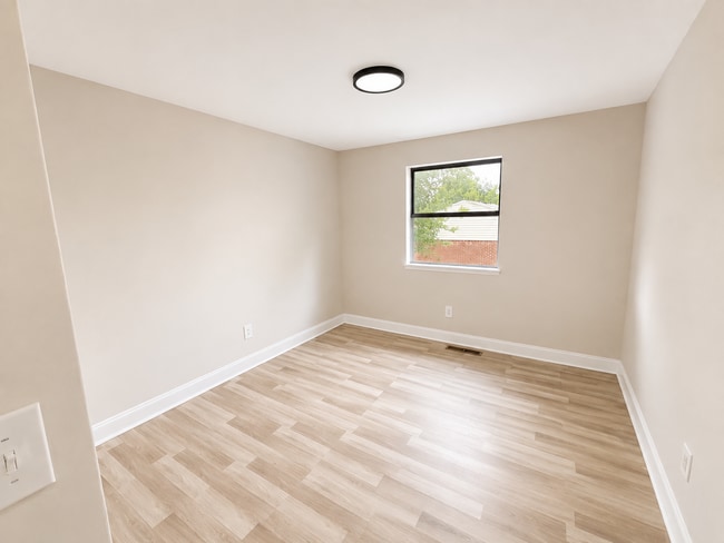 Photo - 599 Ashwood Rd