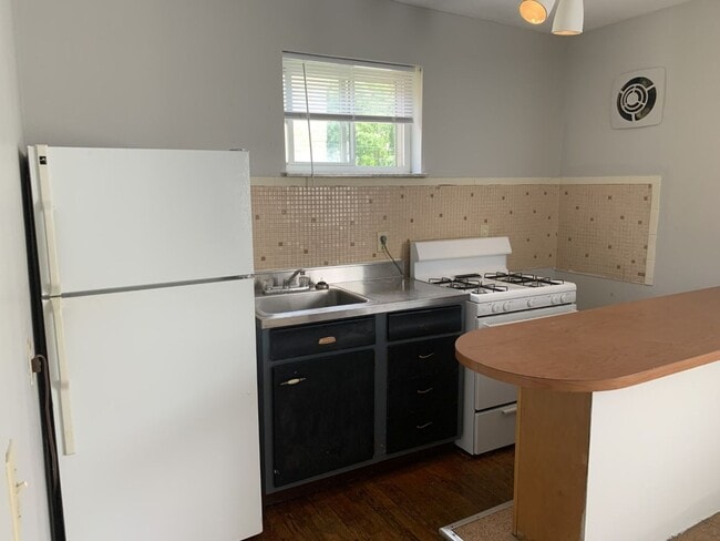 Building Photo - 507 Lowell Ave Unit 507-08