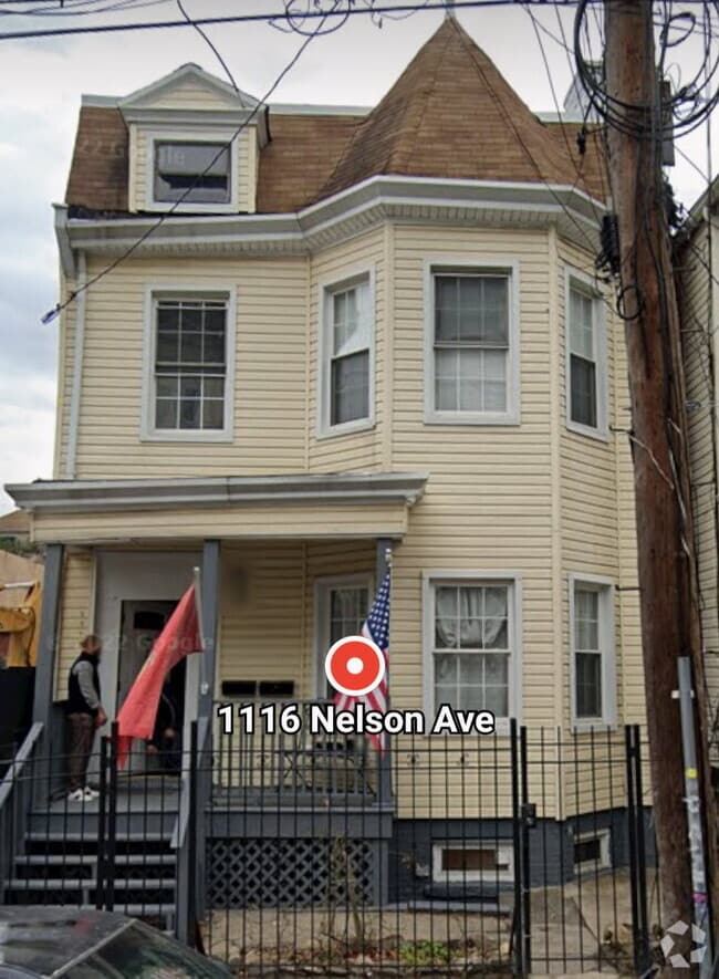 Building Photo - 1116 Nelson Ave Rental