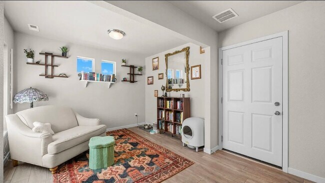 5872 Thurless Ln