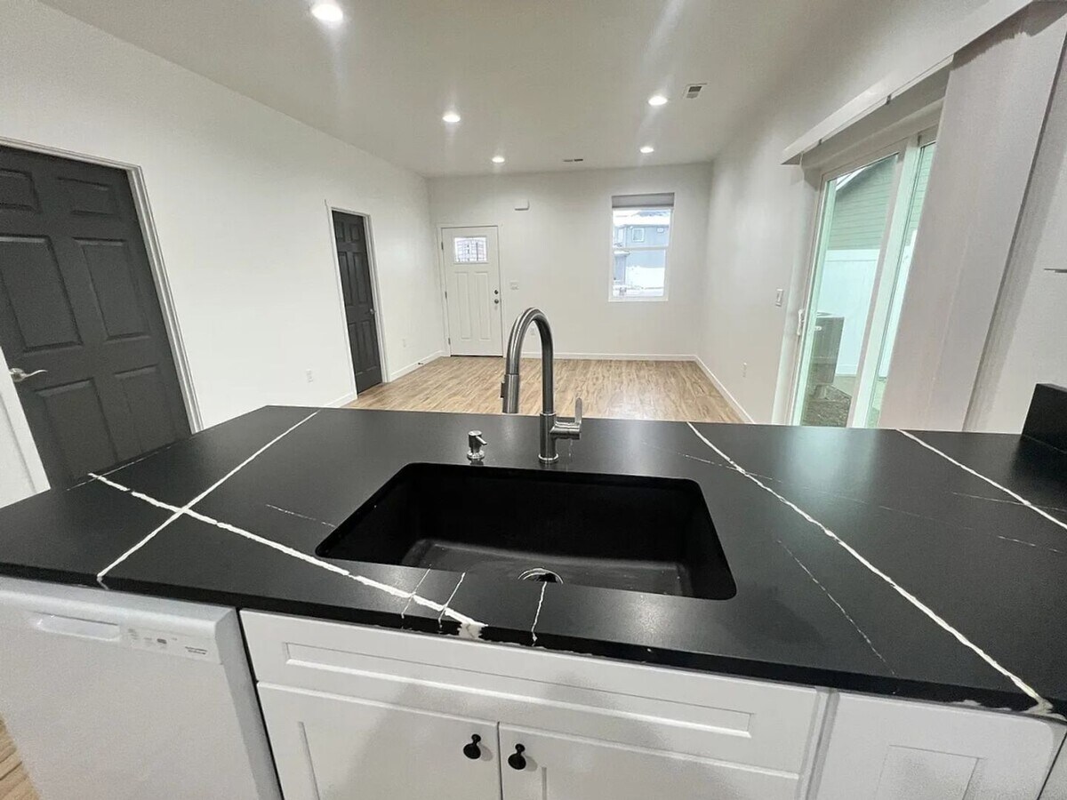 Photo - 119 Grant Dr Unit H 119 A