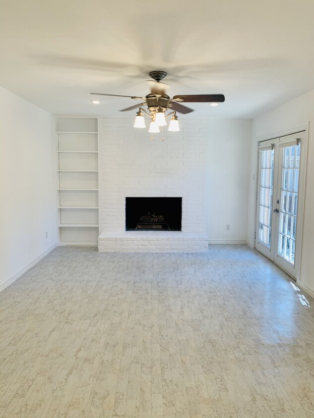 Photo - 7517 Brentcove Cir (Dallas, TX)