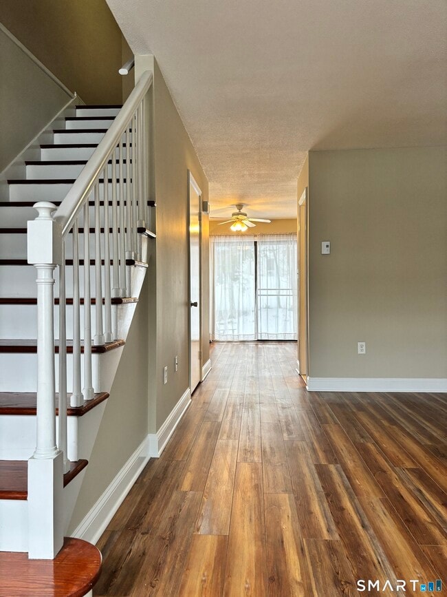 Photo - 100-112 N Turnpike Rd Unit D