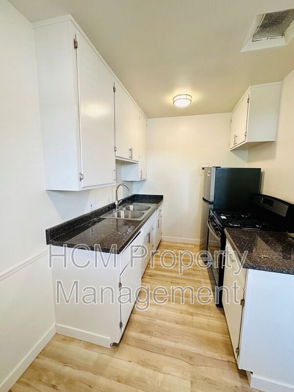 Photo - 10300 National Blvd