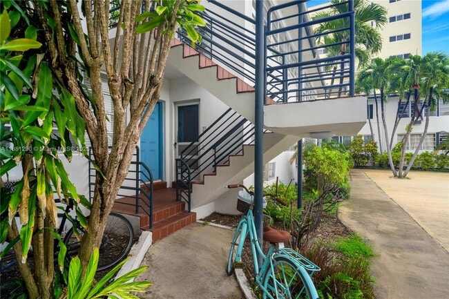 Photo - 4710 Pine Tree Dr Unit 31