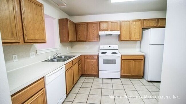 Photo - 1102 N Belmont Ave Unit A