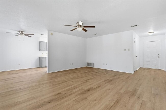 Photo - 7717 Elderberry Dr