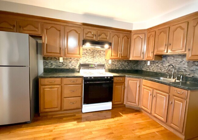 Photo - 161 Bennington St Unidad 1