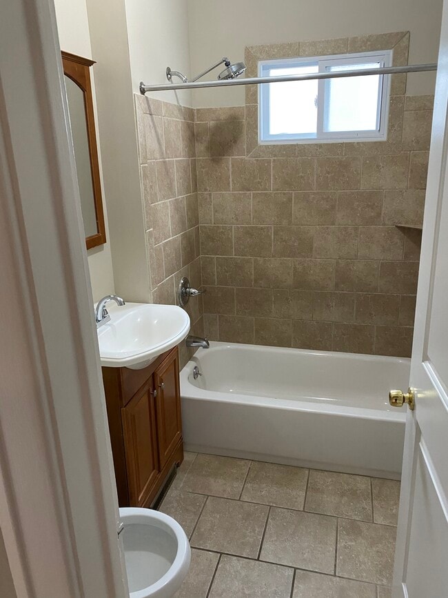 Photo - 1069 Wayburn St Unit 2