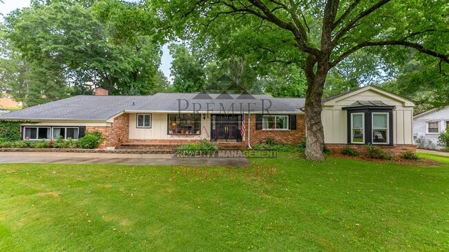 Photo - 3520 Algonquin Dr