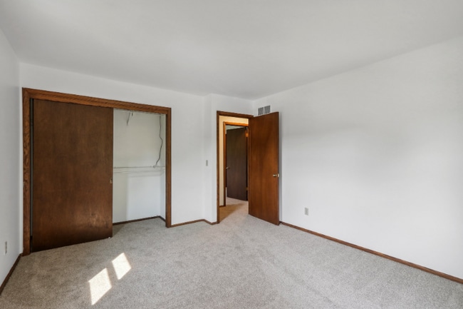 Photo - 2708-2710 Woodridge Ln Unit 1