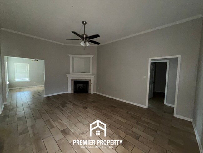 Photo - 270 Village Dr