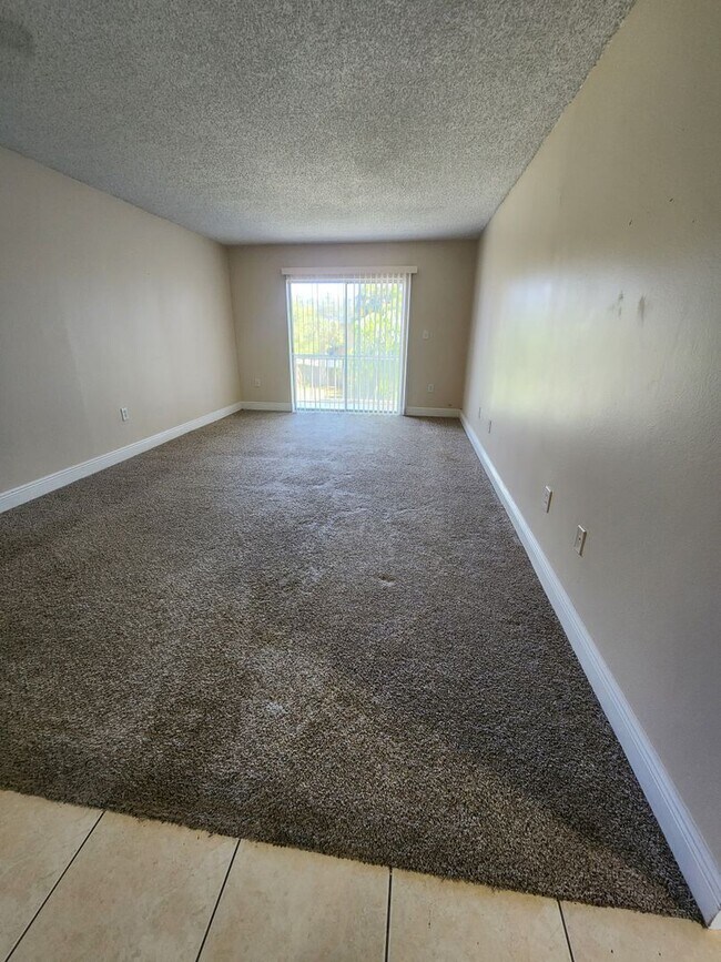 Photo - Prime Location for a great price! Unidad 12