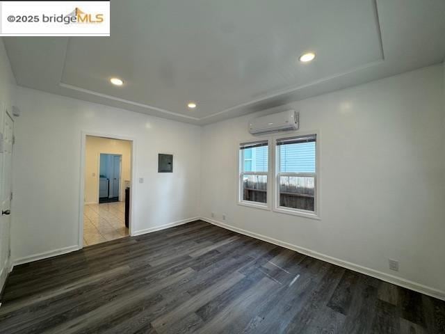 Photo - 916 W 4th St