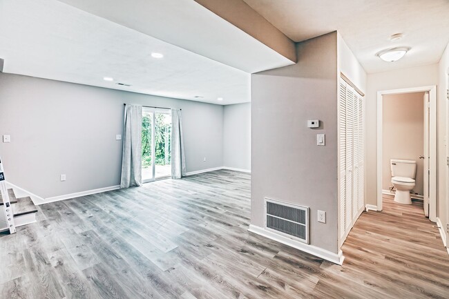 Photo - 117 E Beaver Ct