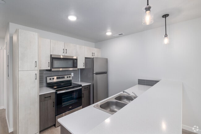 Breckenridge Apartments