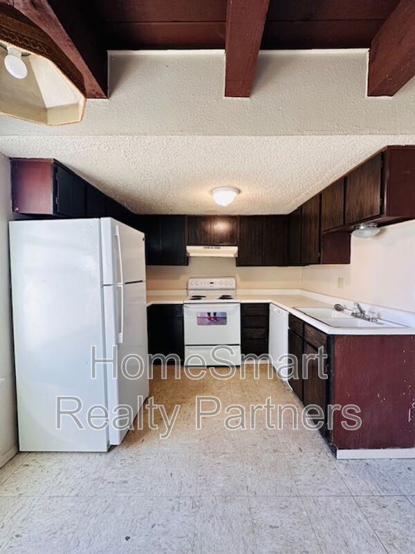 185 F Monroe Ave