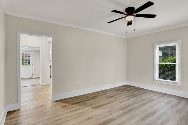 Photo - 411 E Springdale Ave