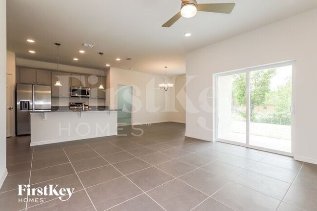 Photo - 142 Windsor Reserve Dr