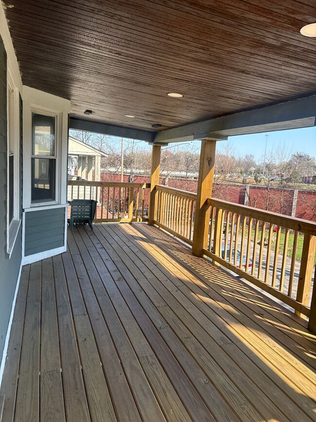 Photo - Poe3104 Unit Up