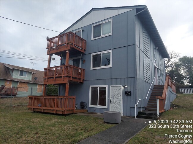 Building Photo - For Rent - Tacoma darling 1 bedroom 1 bath... Rental