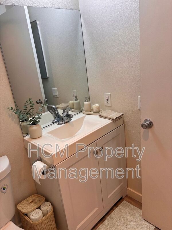 10231 Pinewood Ave