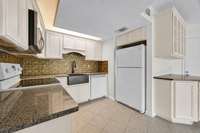 Photo - 2013 NE Collins Cir Unit 50