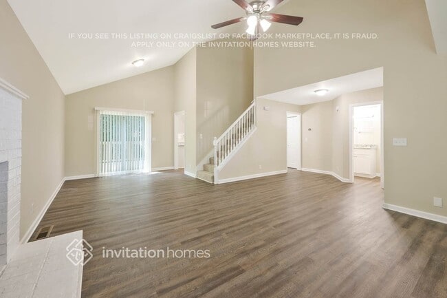 Photo - 844 Rocky Mountain Pkwy