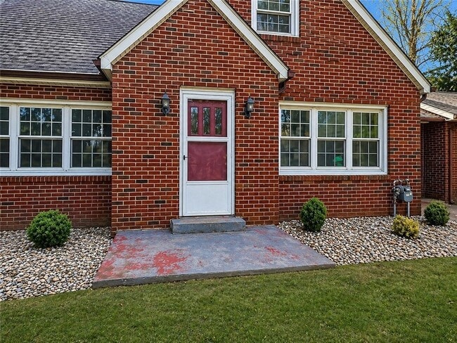 Photo - 1060 S Hermitage Rd