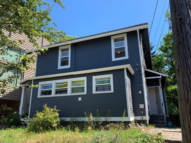 Building Photo - 2109 N 63rd St Unit 3B