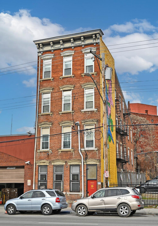 Building Photo - 118 E Liberty St Unit C