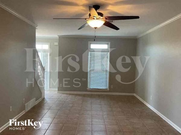 Photo - 350 E Nolley Dr