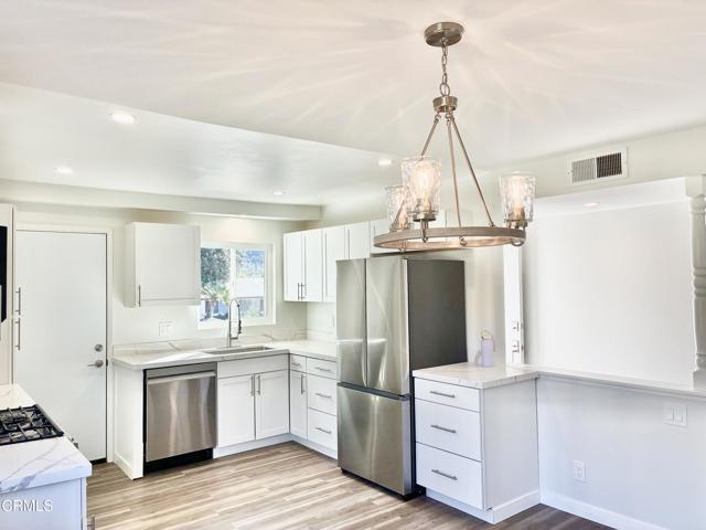 Photo - 75 Maxine Ave