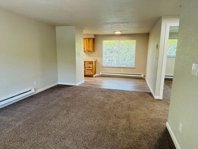 Photo - Cute 2 bedroom west Roseburg duplex with carport