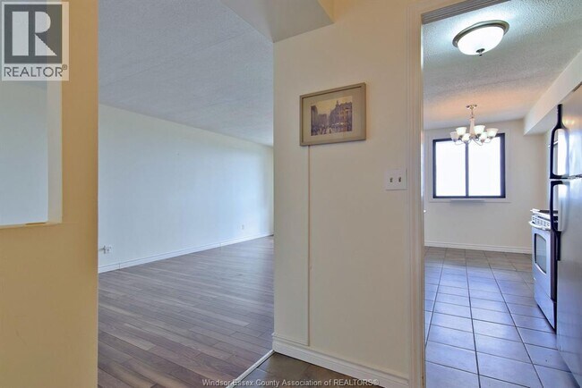 Photo - 150 Park St W Unit 1812