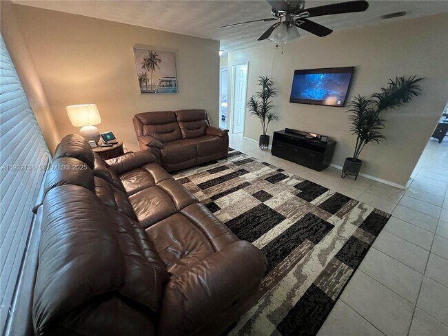 Photo - 4731 SW 25th Ave