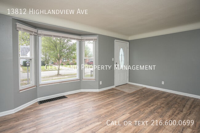 Photo - 13812 Highlandview Ave