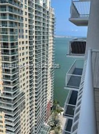 Building Photo - 1200 Brickell Bay Dr Unit 3104