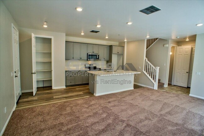 27477 Boulderview Way