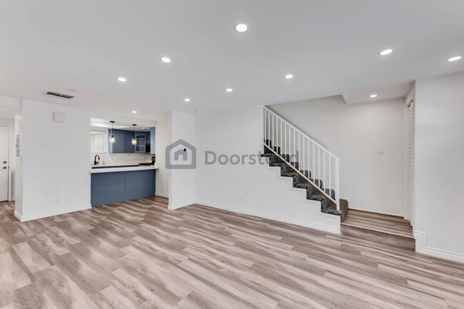 Photo - 405 Pioneer Dr Unit 10