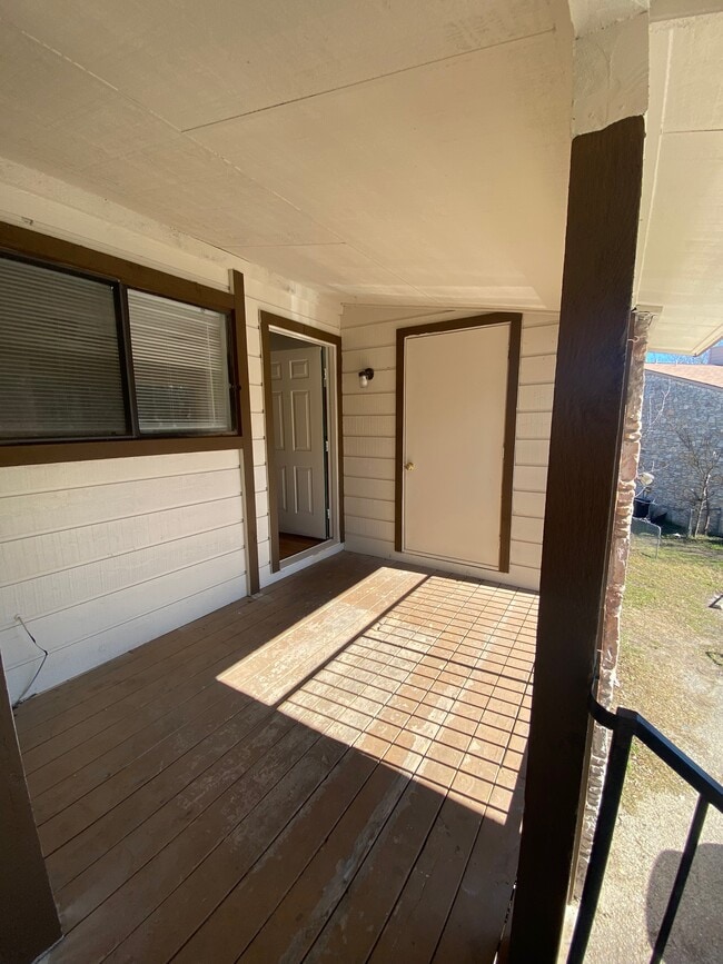Front Patio - 7000 Oak Meadow Cir Unit D
