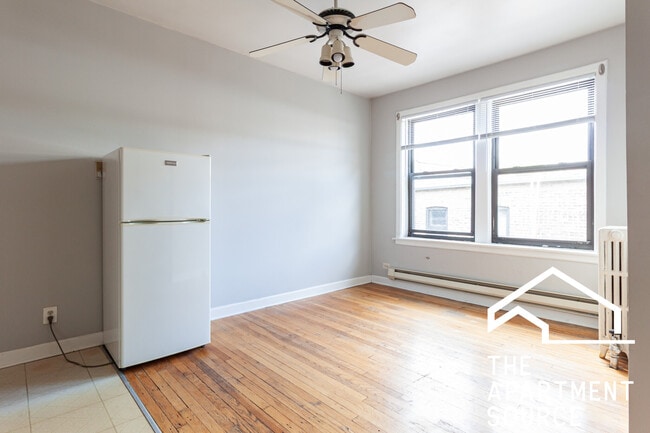 Building Photo - 1050 W George St Rental