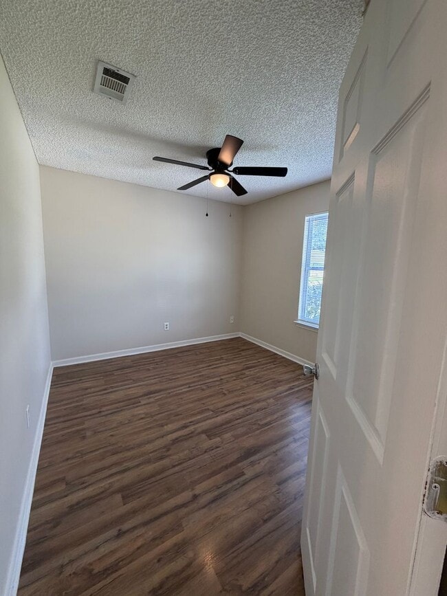 Photo - 101 Talbot Ct Unit 1